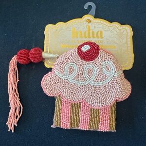 The CUTEST 🧁Handmade 100% glass Beads Cupcake coin purse Keychain! Pretty & pink